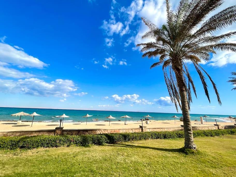 Breathtaking Luxury & Spacious Family 2-Bed 1St Row Seaview At Stella Seaview Sokhna Айн-Сохна Экстерьер фото